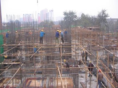 建設(shè)工程施工現(xiàn)場安全用電五步法 筑牢農(nóng)民工生命防線
